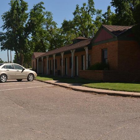 The Evergreen Motel In Kansas Pratt Extérieur photo